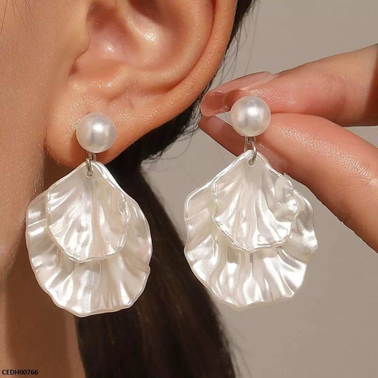 CEDH00766 QWN Double Leaf Drop Earrings - CEDH