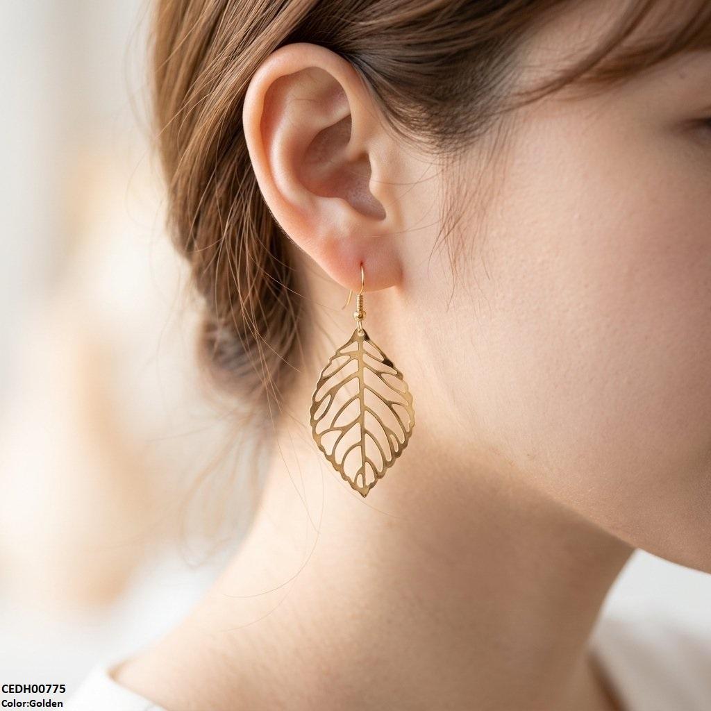 CEDH00775 QWN Leaf Drop Earrings - CEDH