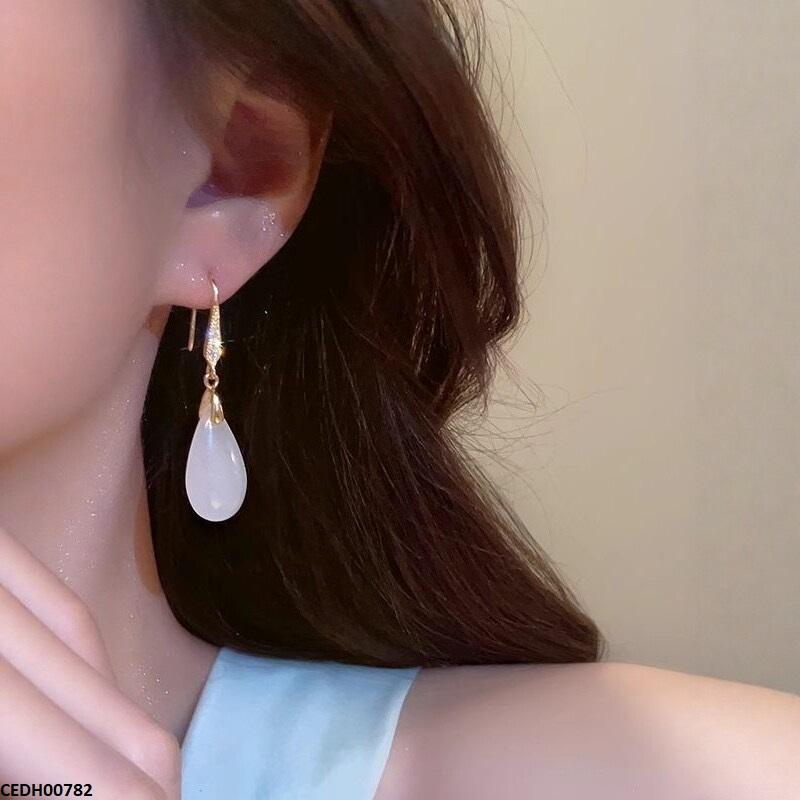 CEDH00782 ZCD Tear Drop Earrings Pair - CEDH