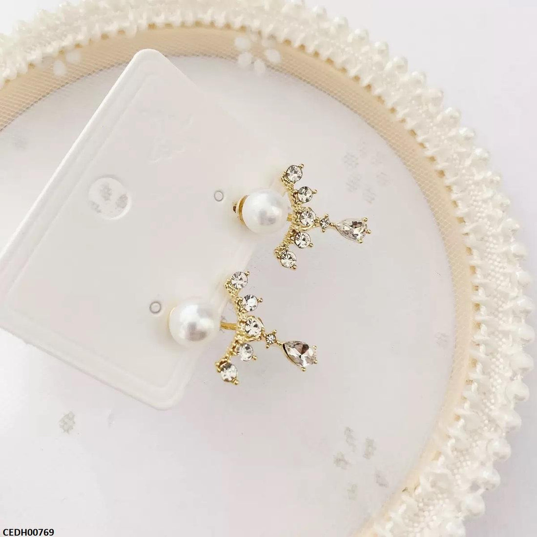 CEDH00769 QWN Pearl Tear Drop Earrings - CEDH