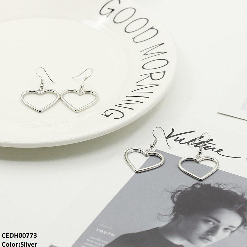 CEDH00773 QWN Heart Drop Earrings - CEDH