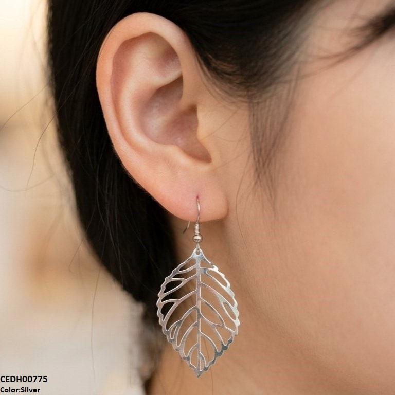 CEDH00775   QWN Leaf Drop Earrings - CEDH