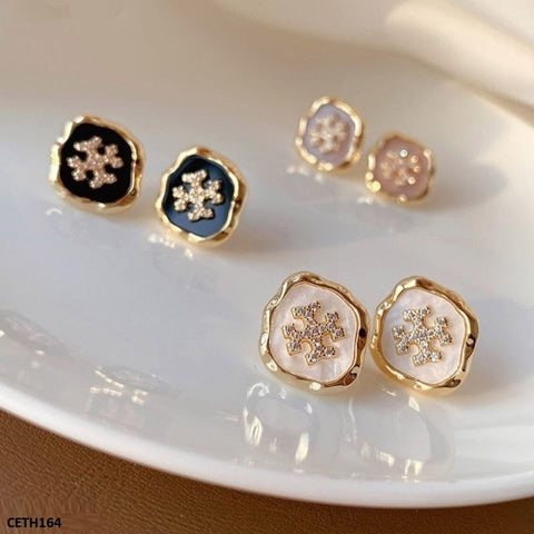 The CETH164 SYB Ear Tops Pair will give your ensemble a stylish touch. These sophisticated fashion jewelry items lend a sense of refinement to your ensemble because they are crafted from premium materials. These artificial jewelry pieces, from TJ Wholesale, Pakistan , are a wonderful addition to any wardrobe.