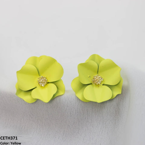 Crafted with precision, the CETH371 LSH Painted Flower Stud Tops Pair - CETH adds a touch of elegance to your wardrobe. These stylish fashion accessories are the perfect addition to any outfit, providing a classic and timeless appeal. Made with high-quality materials, this pair is a must-have for any fashion-forward individual.