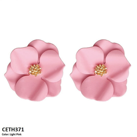 Crafted with precision, the CETH371 LSH Painted Flower Stud Tops Pair - CETH adds a touch of elegance to your wardrobe. These stylish fashion accessories are the perfect addition to any outfit, providing a classic and timeless appeal. Made with high-quality materials, this pair is a must-have for any fashion-forward individual.