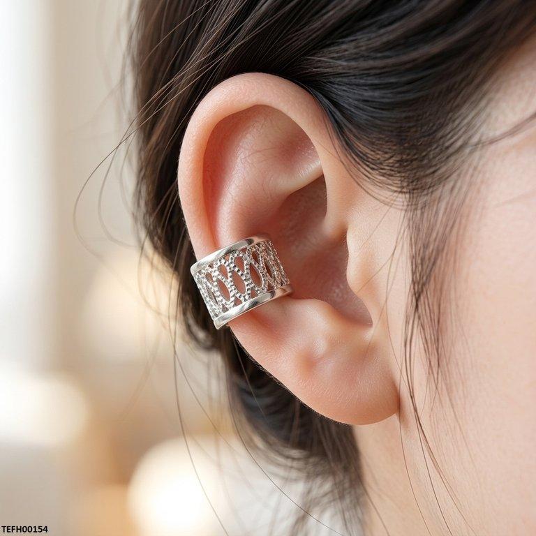 TEFH00154 QWN Round Ear Cuff Single - TEFH