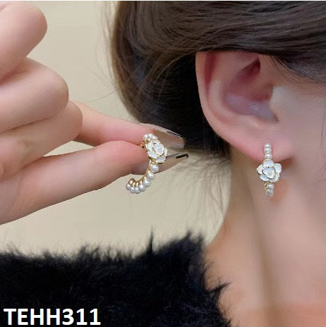TEHH311 YHC Flower Pearl Hoops Pair - CEHH
