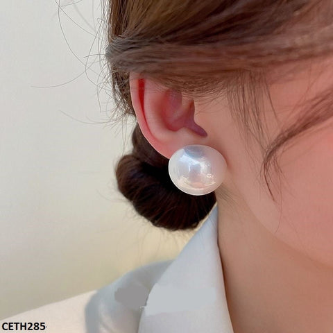 Discover the perfect addition to your jewelry collection with our CETH285 ZLX Round Stud Tops Pair from TJ Wholesale Pakistan. These fashion accessories are crafted with expert precision for a stunning and stylish look. Elevate any outfit with our fashionable and affordable artificial jewelry.