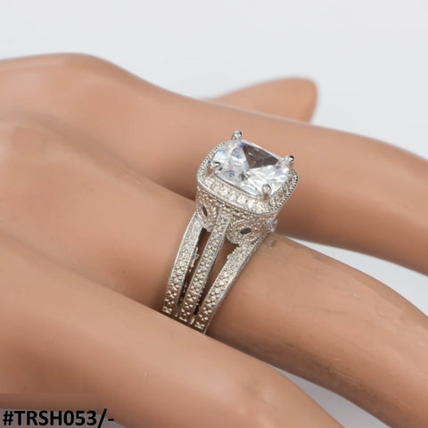 TJ Wholesale Pakistan's TRSH053 GWH Up Level Cushion Ring is a trendy and sophisticated artificial jewelry item. This stylish accessory will give your clothes a sophisticated touch and uplift any ensemble. It's the ideal complement to your jewelry collection, expertly crafted with meticulous attention to detail.