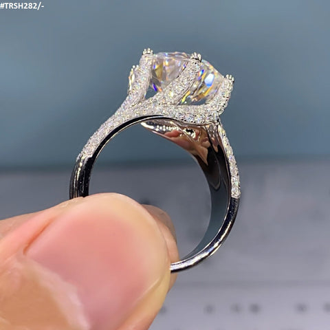 Discover the latest in fashion with the TRSH282 CSH Round Curved Link Ring. Made of high-quality materials, this fashion accessory from TJ Wholesale Pakistan adds a touch of elegance to any outfit. Designed with curved links, this ring adds a unique and trendy style to your wardrobe. Elevate your look with this must-have piece.